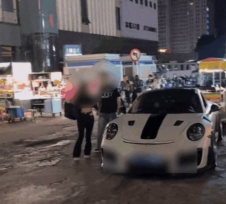 贵海国际 “抓小三砸豪车”视频热传，确认系摆拍，3人被拘留